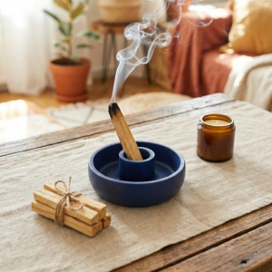 Lacivert Beton Tütsülük ve Palo Santo